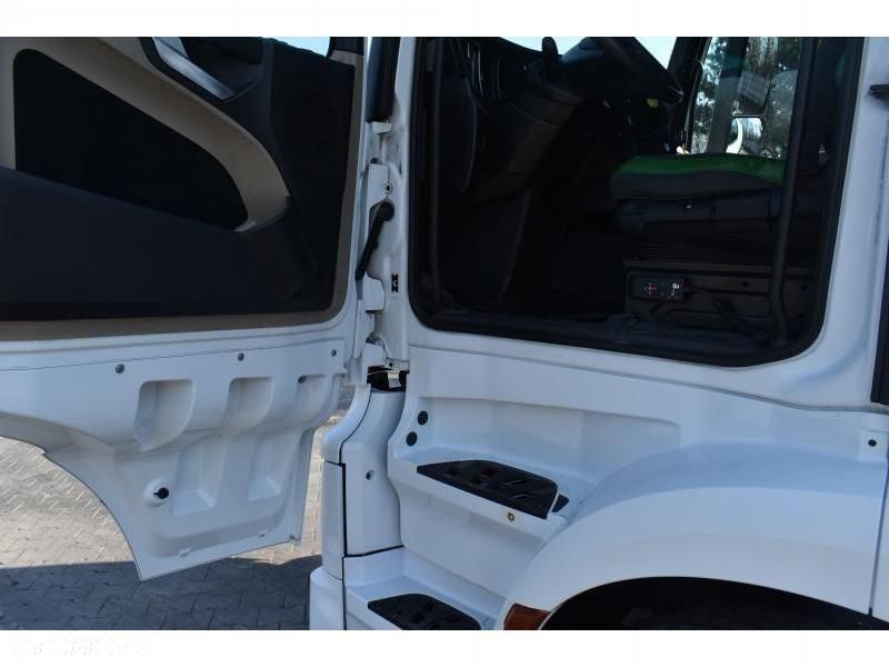 Mercedes-Benz Actros - 15