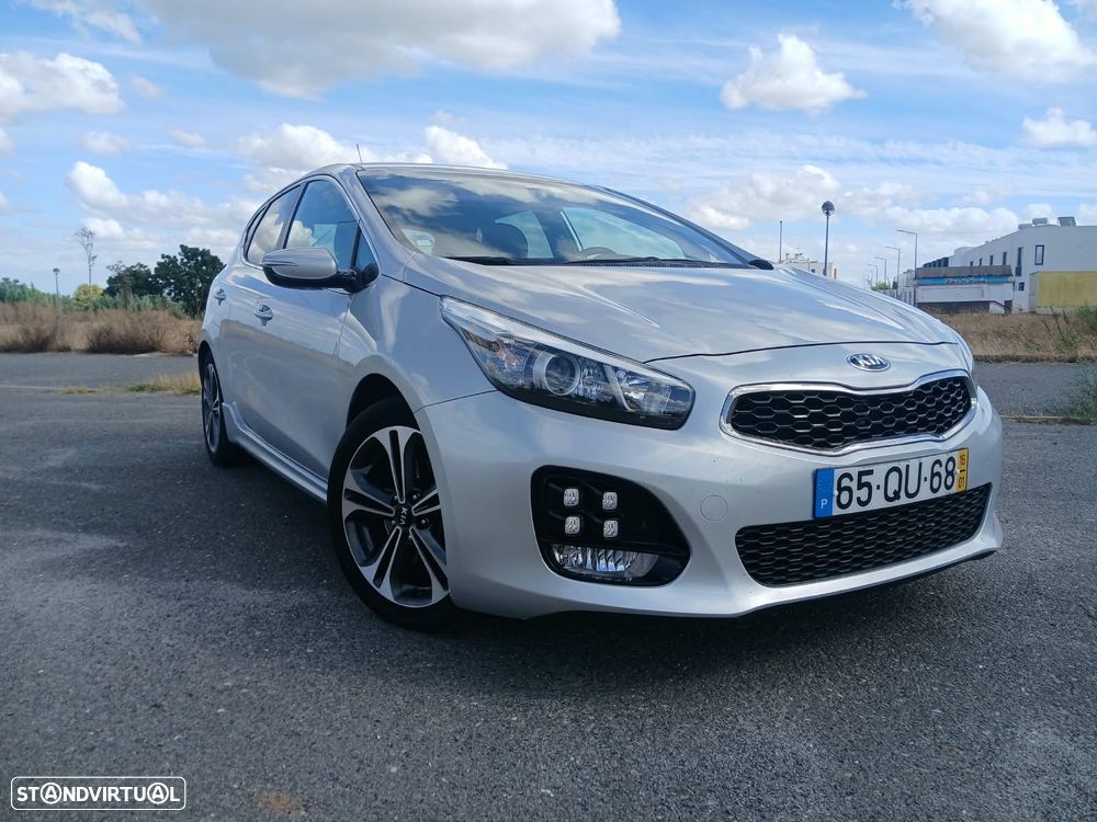 Kia Ceed 1.6 CRDi Nav Line - 1