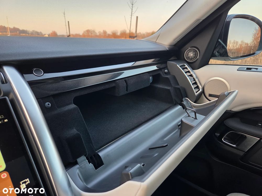 Land Rover Discovery 3.0 D250 mHEV SE - 26