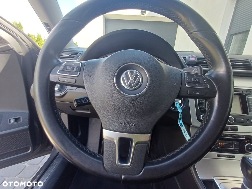 Volkswagen Passat 2.0 TDI DSG Highline - 17