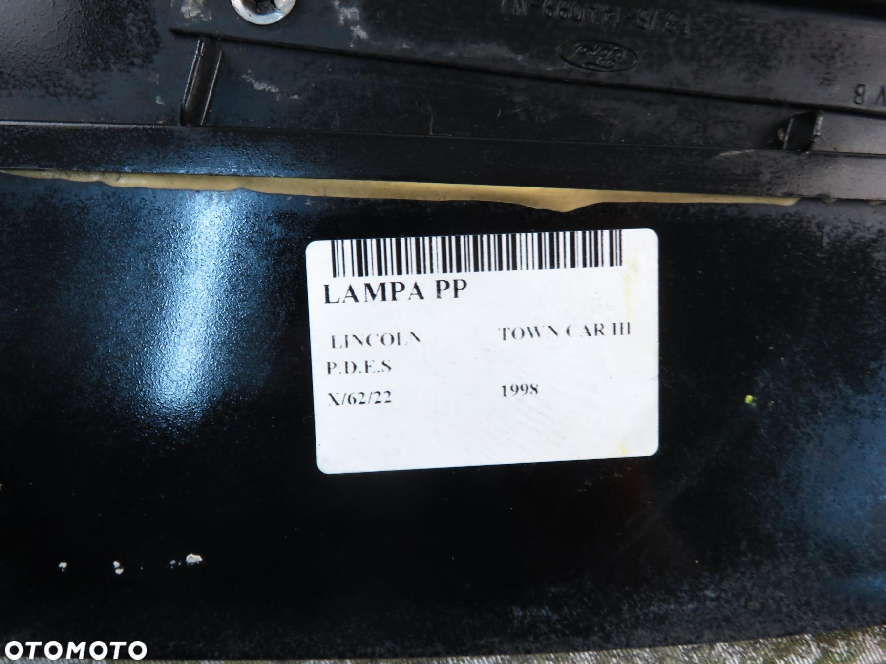 LAMPA PRAWA PRZEDNIA LINCOLN TOWN CAR III YW1X13100A - 2