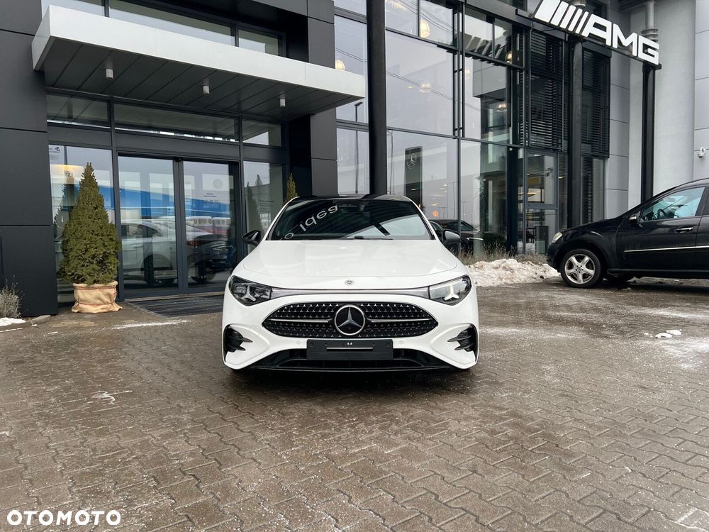 Mercedes-Benz CLA - 4