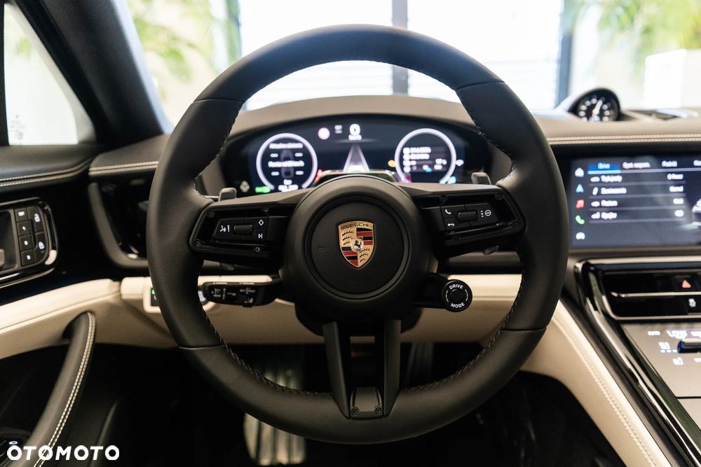 Porsche Panamera 4 E-Hybrid - 18