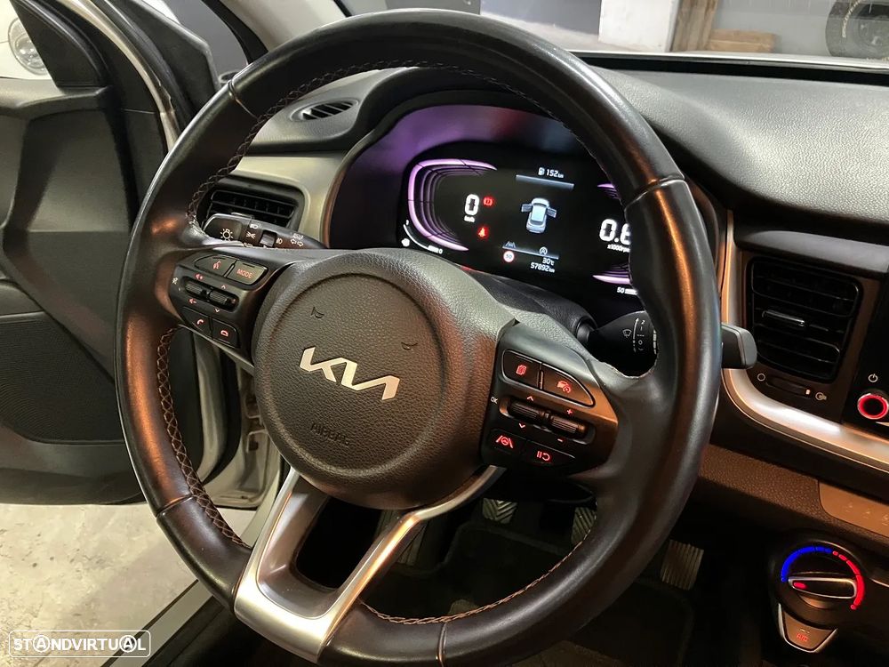 Kia Stonic 1.2 MPi Dynamic - 28