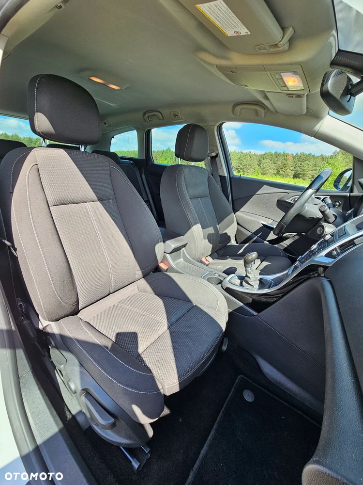 Opel Astra 1.6 T SIDI Sport S&S - 19