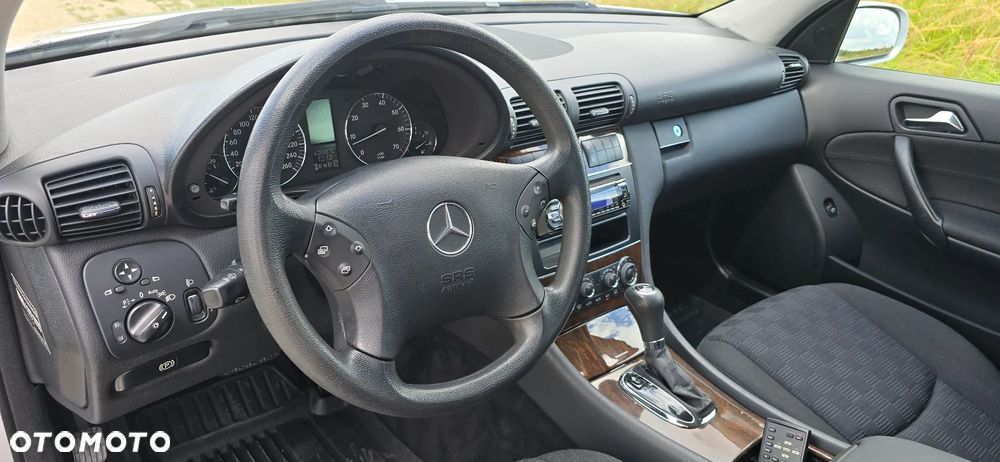 Mercedes-Benz Klasa C 180 Kompressor Automatik Classic - 13