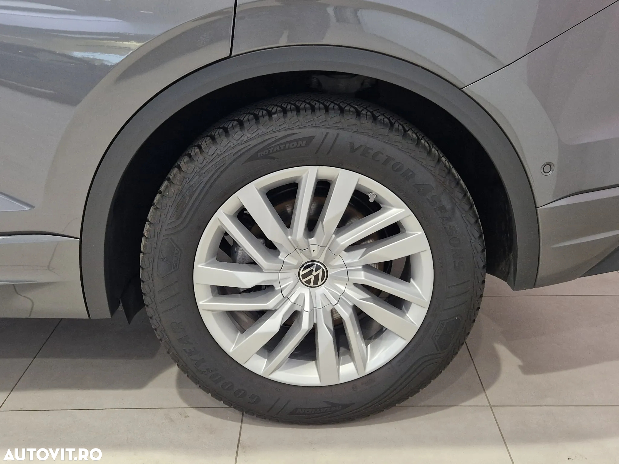 Volkswagen Touareg V6 TDI Elegance - 10