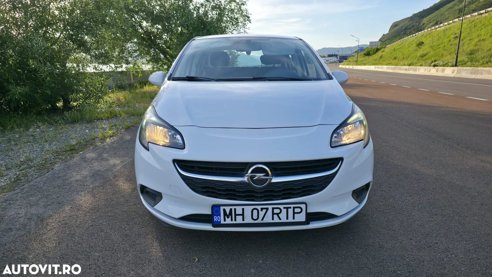 Opel Corsa 1.2 TWINPORT ECOTEC Enjoy - 1