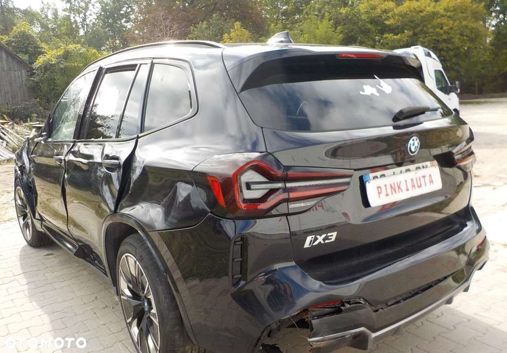 BMW iX3 - 10