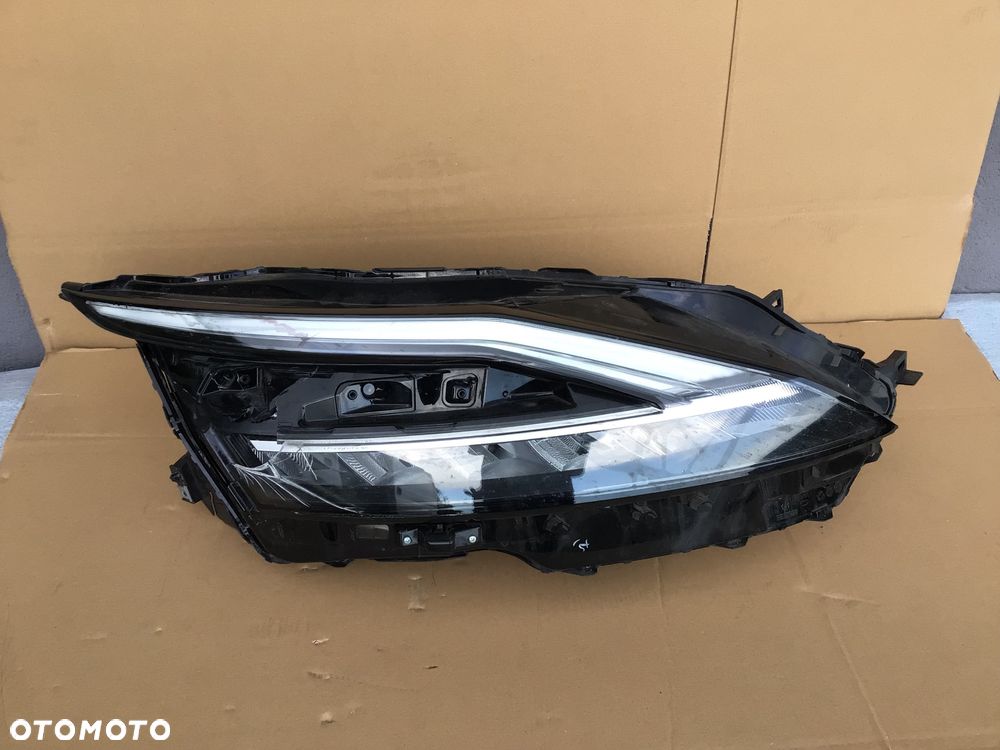 Lampa przednia prawa Nissan Qashqai J12 Full Led