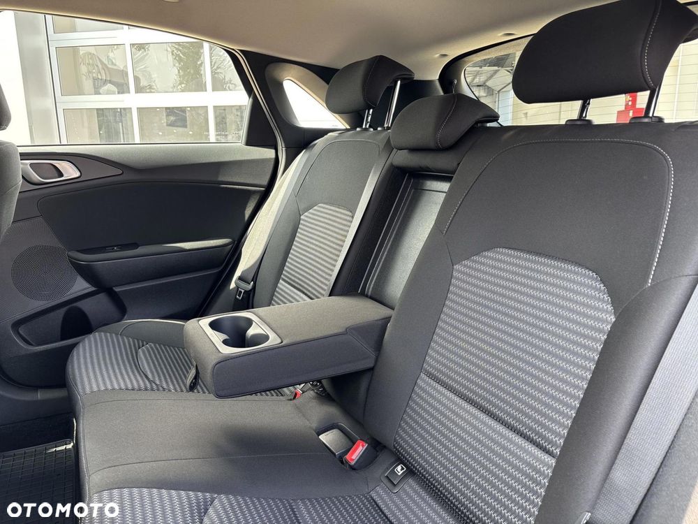 Kia Ceed 1.5 T-GDI M DCT - 17