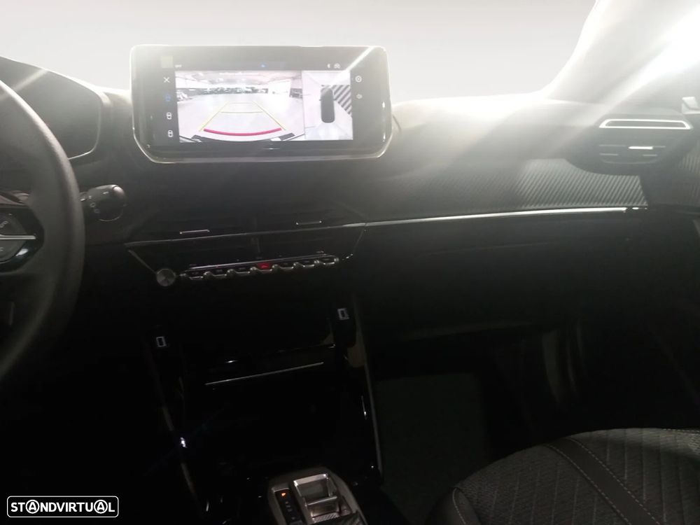 Peugeot e-2008 54 kWh Allure - 12