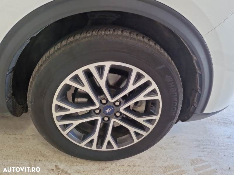Ford Kuga - 10