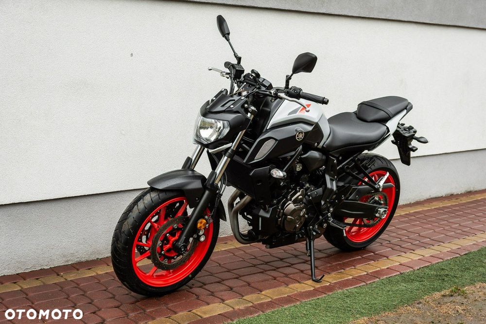 Yamaha MT - 7