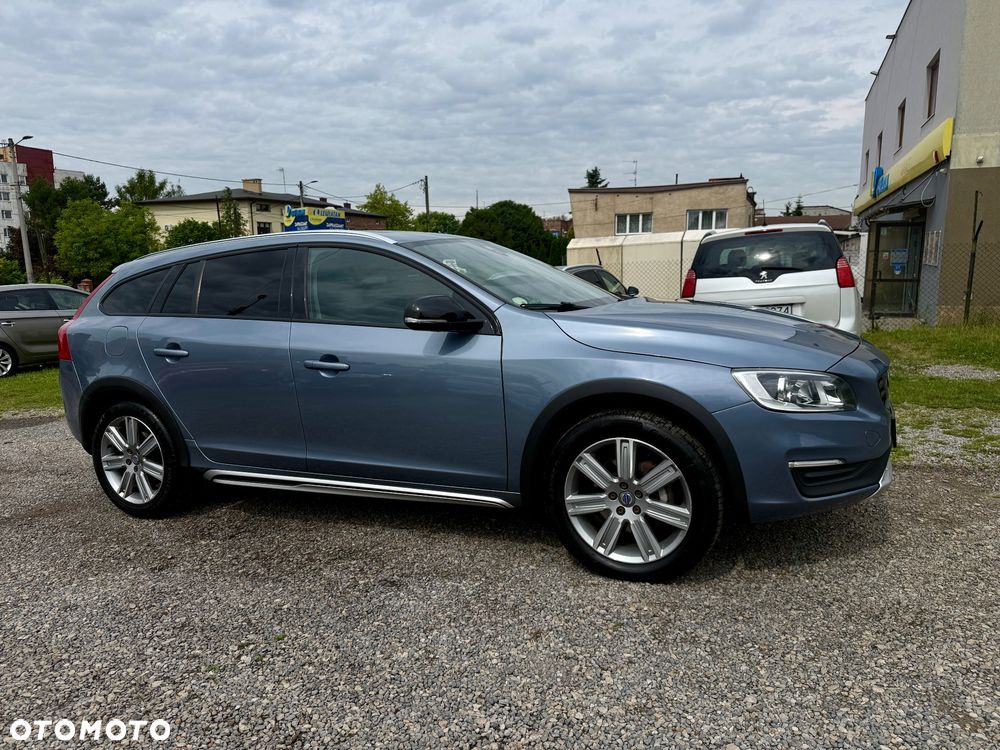 Volvo V60 Cross Country - 8