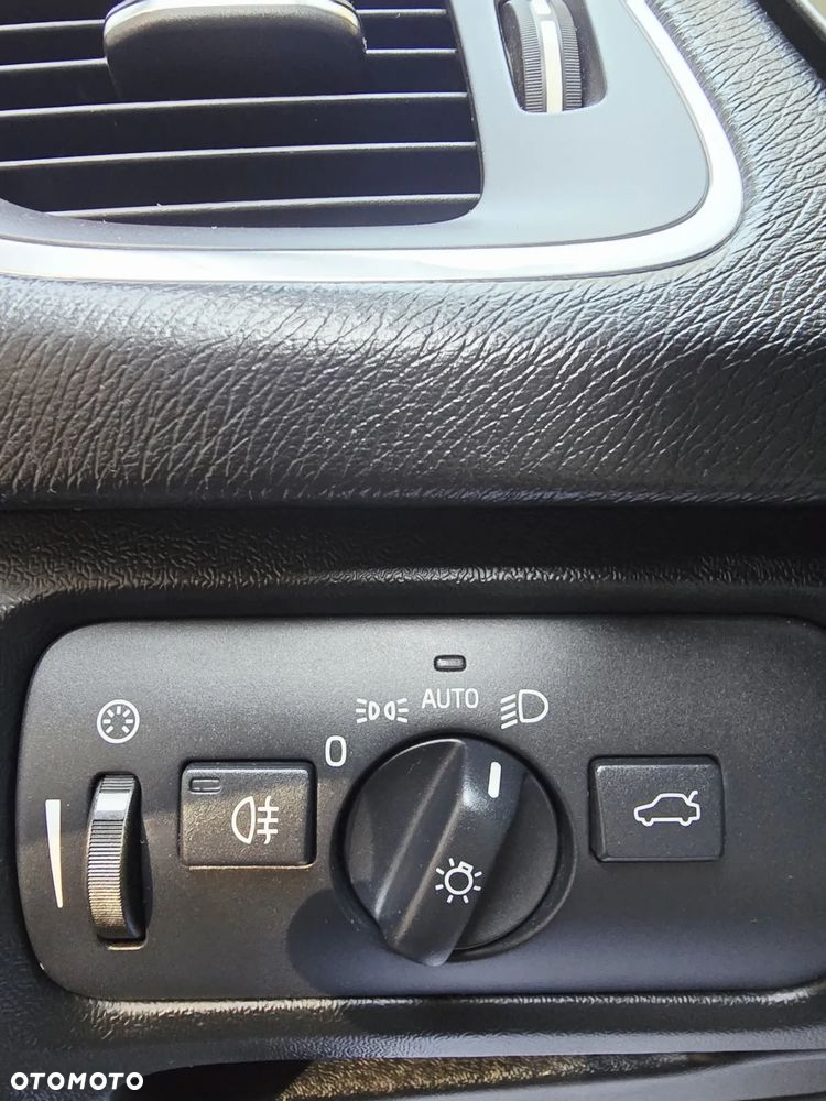Volvo V40 D2 Drive-E SCR Dynamic Edition - 24