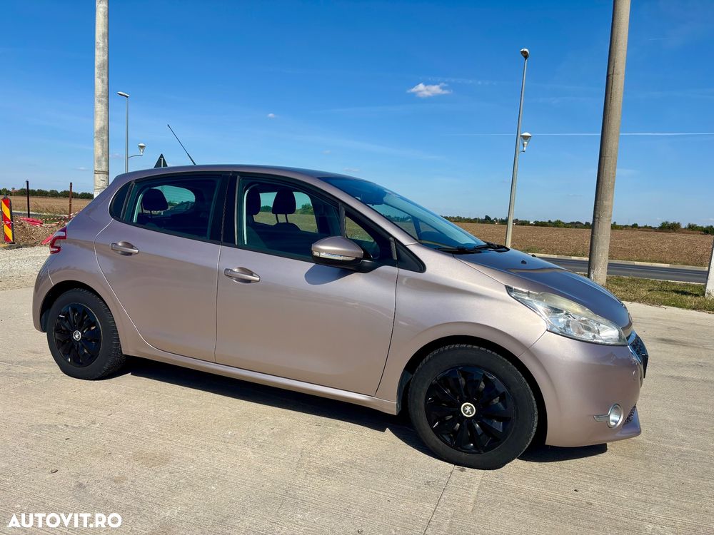 Peugeot 208 - 15