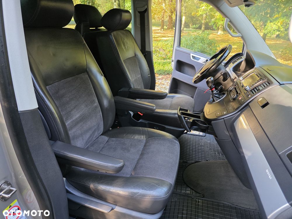 Volkswagen Multivan - 17