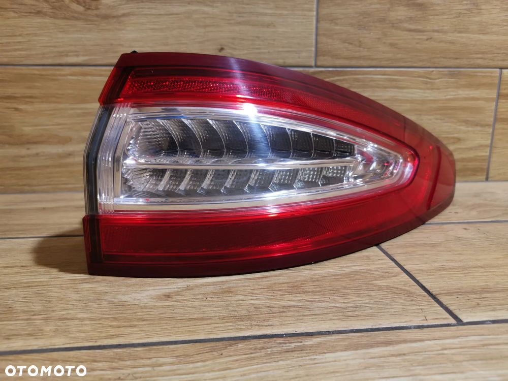 Lampa Prawy Tył  Ford Mondeo MK5 - 2
