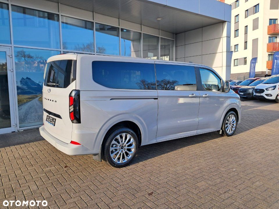 Ford Tourneo Custom - 8
