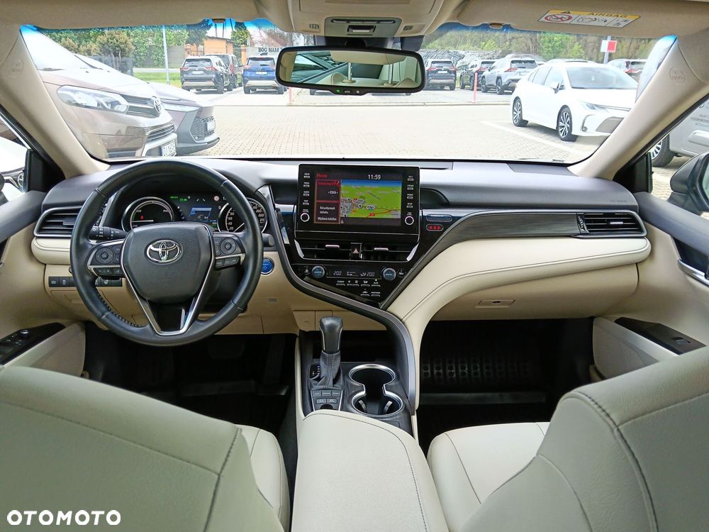 Toyota Camry - 12