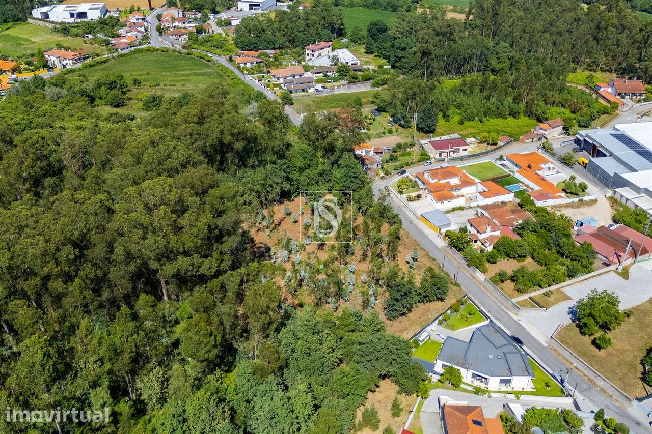 Terreno misto com potencial de construção em Barcelos - Grande imagem: 5/26