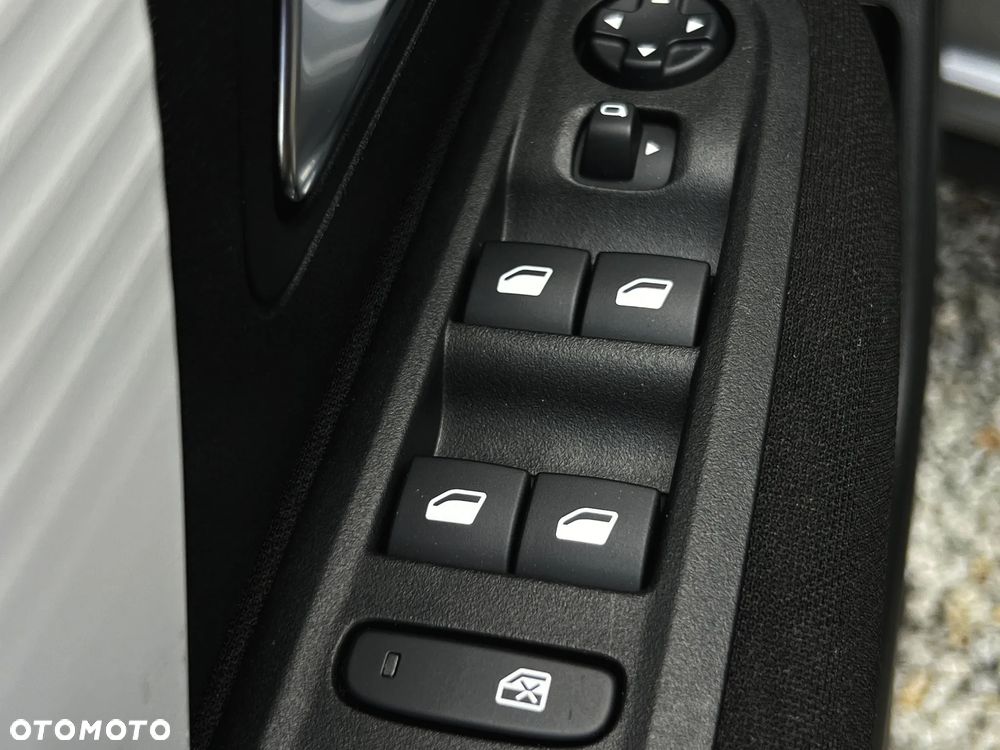 Citroën C4X PureTech 100 Stop&Start FEEL - 31