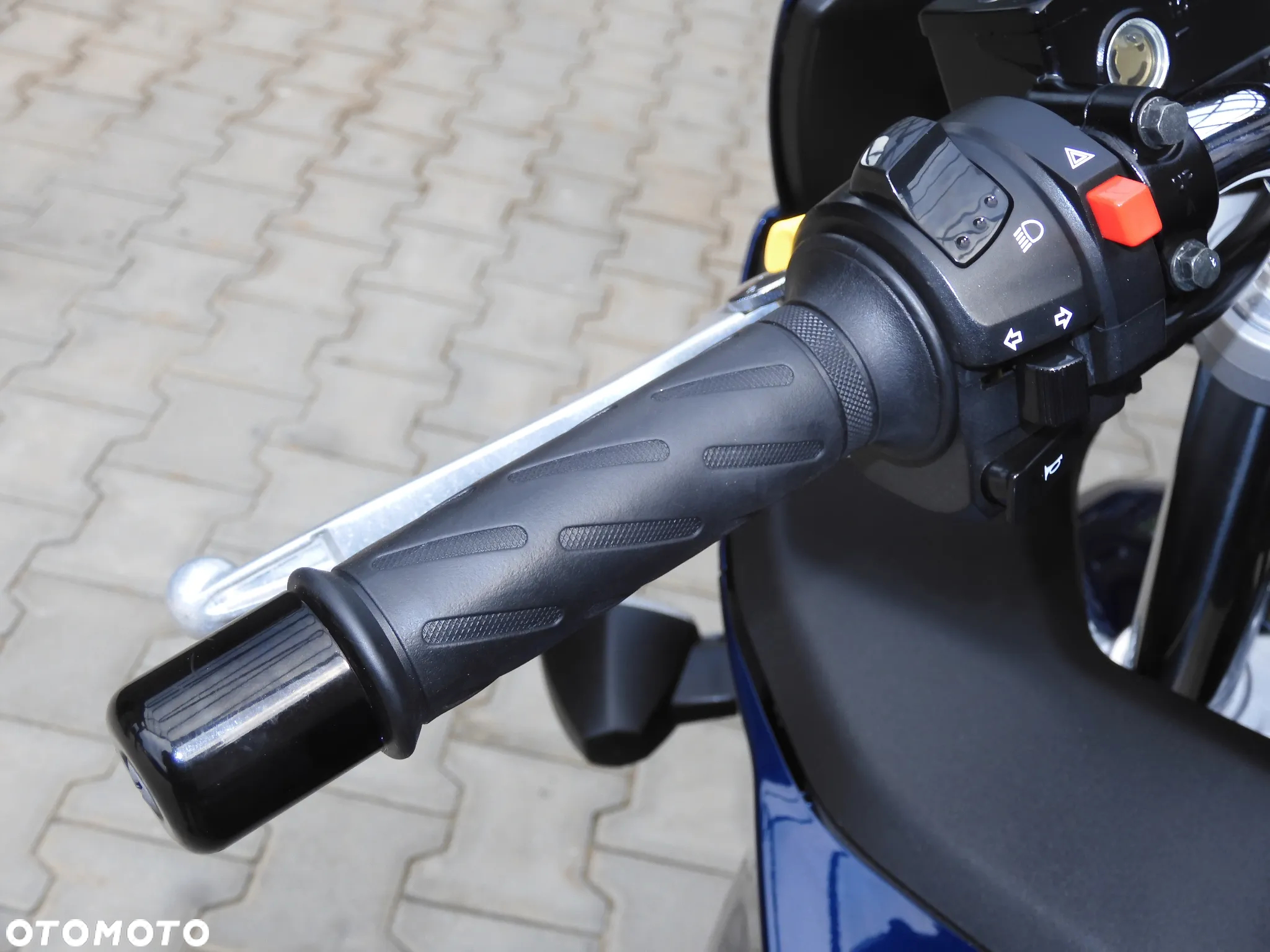 Suzuki GSX - 27