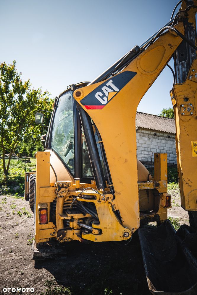 Caterpillar 422E - 4