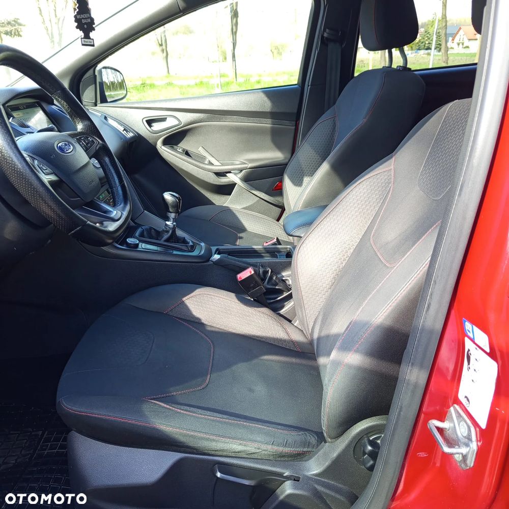 Ford Focus 1.5 EcoBoost ST-Line - 8