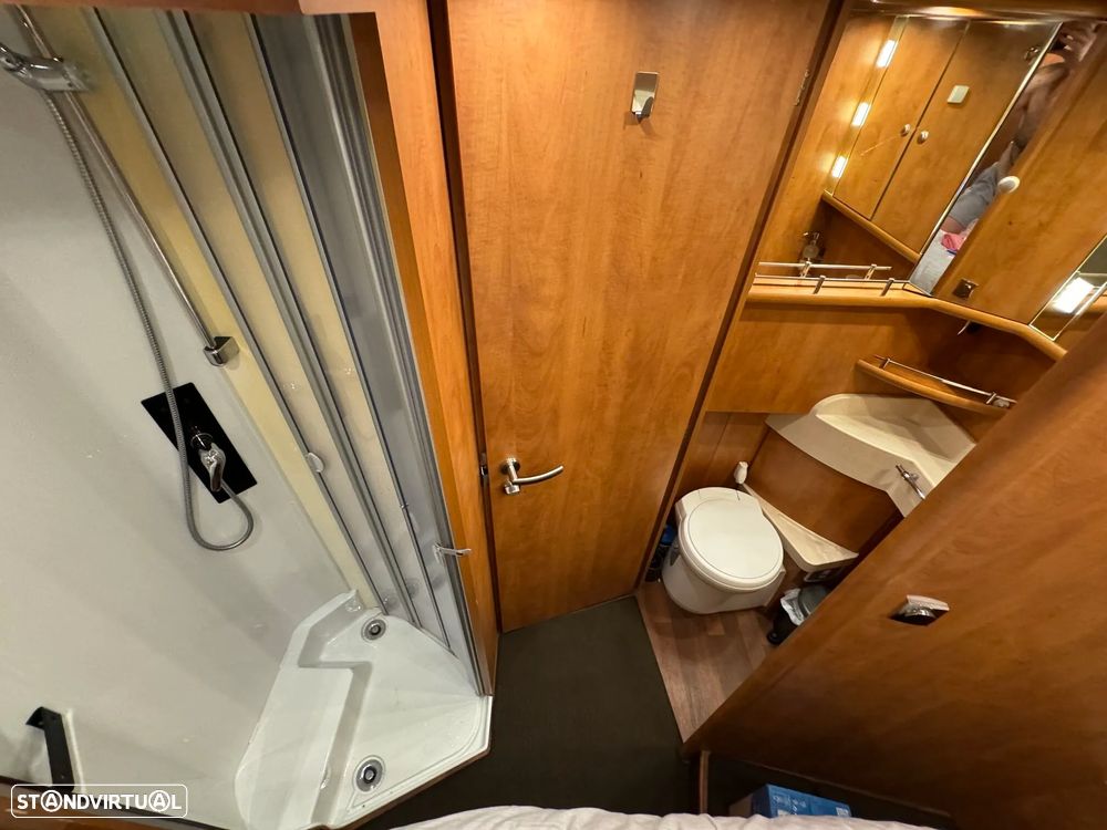 Carthago Chic C-Line 5.0 3.0JTD  (CAMA CENTRAL) - 32