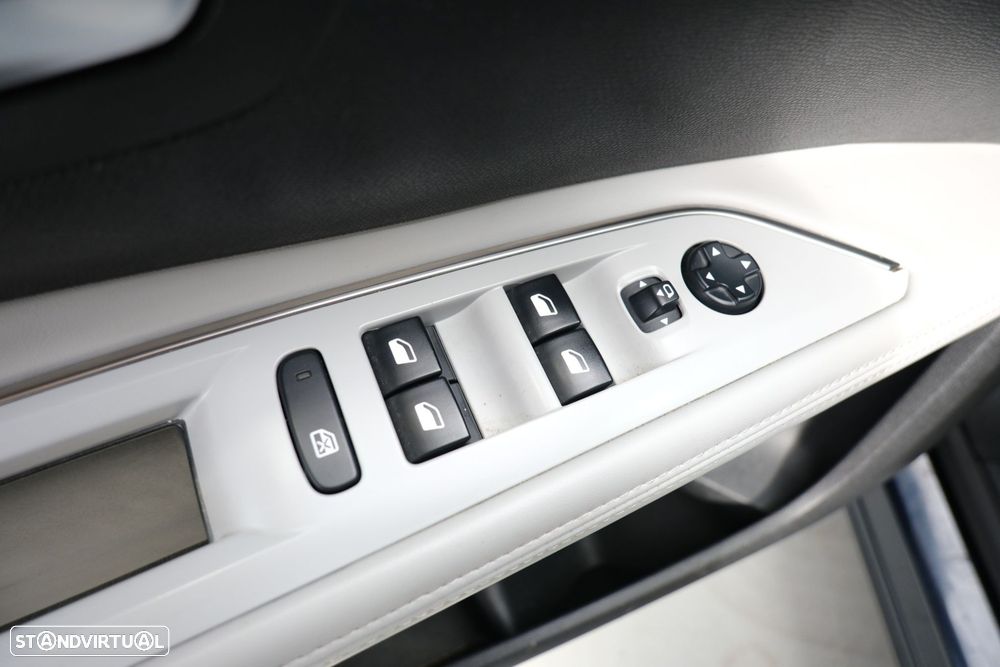 Peugeot 5008 1.2 PureTech Allure - 32