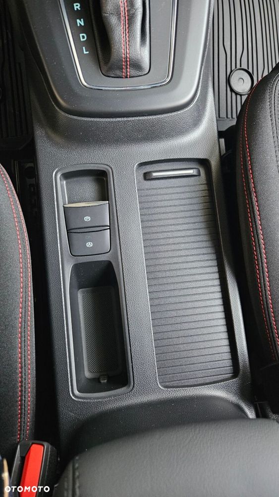 Ford Focus 1.0 EcoBoost Hybrid ST-LINE X - 20