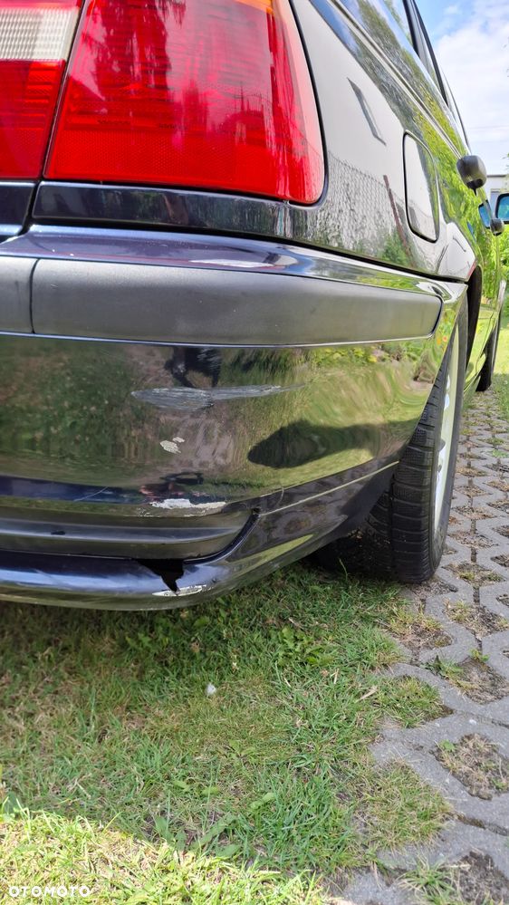 BMW Seria 3 318i - 13