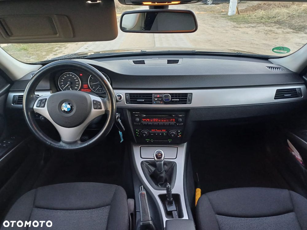 BMW Seria 3 - 28