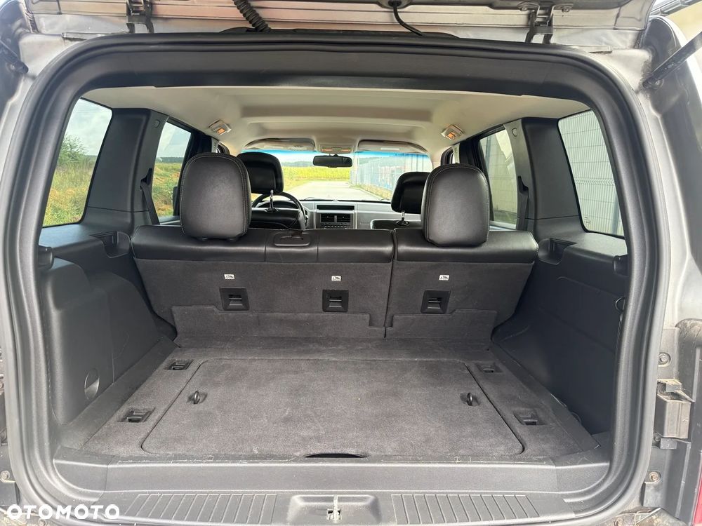Jeep Liberty 3.7 4x4 - 16