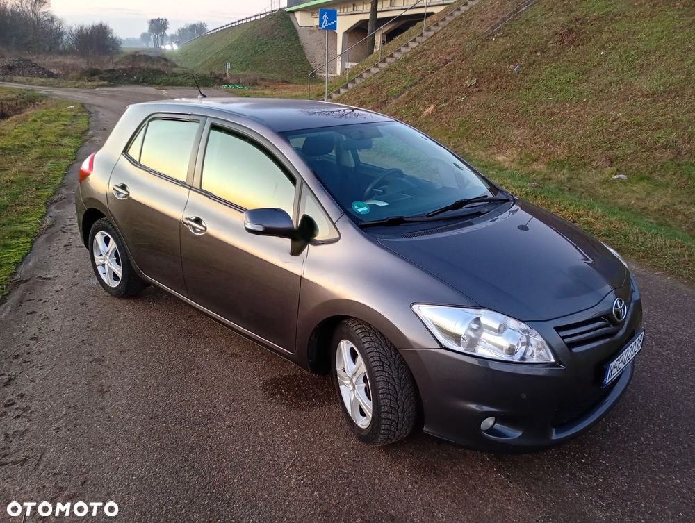 Toyota Auris 1.6 Premium Comfort MS - 19