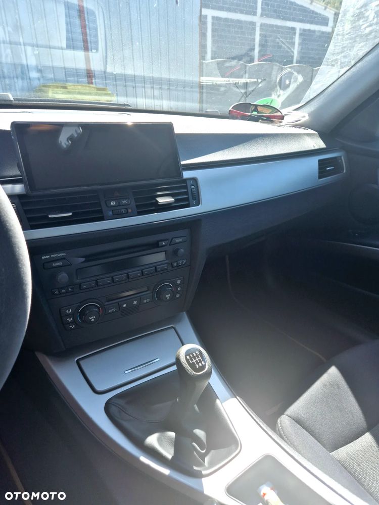 BMW Seria 3 318i - 8