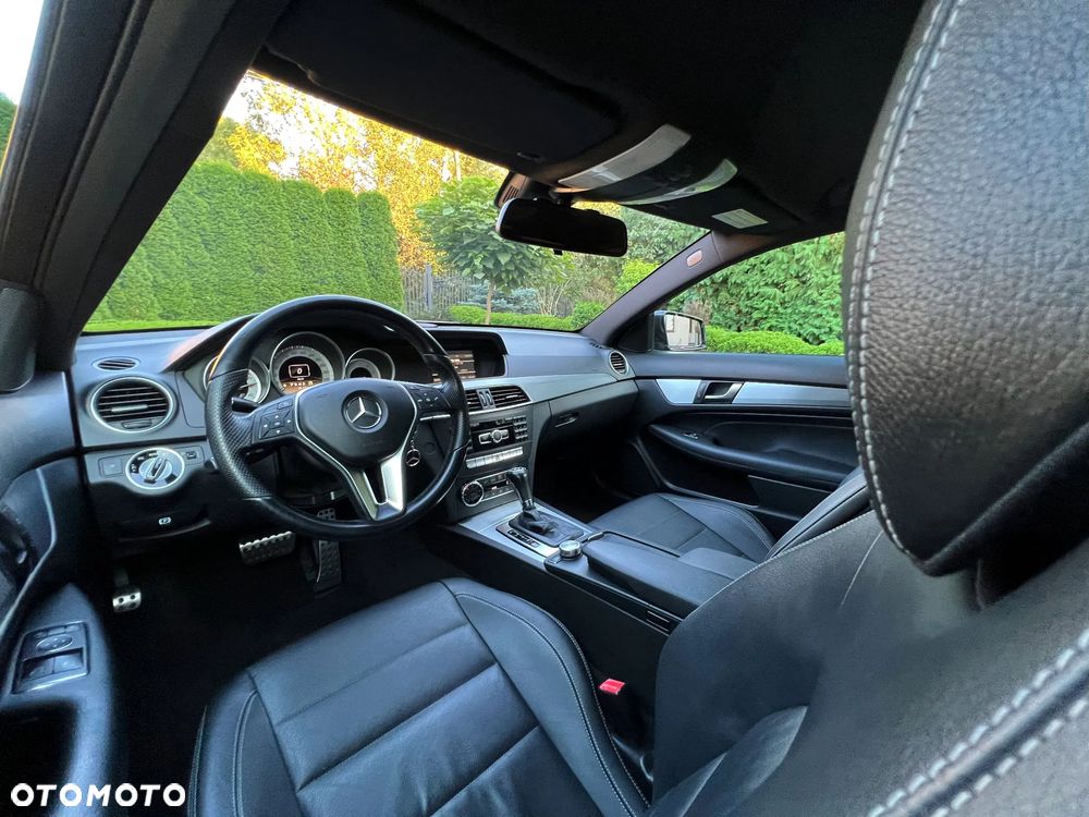 Mercedes-Benz Klasa C 180 Coupe BlueEFFICIENCY 7G-TRONIC - 22