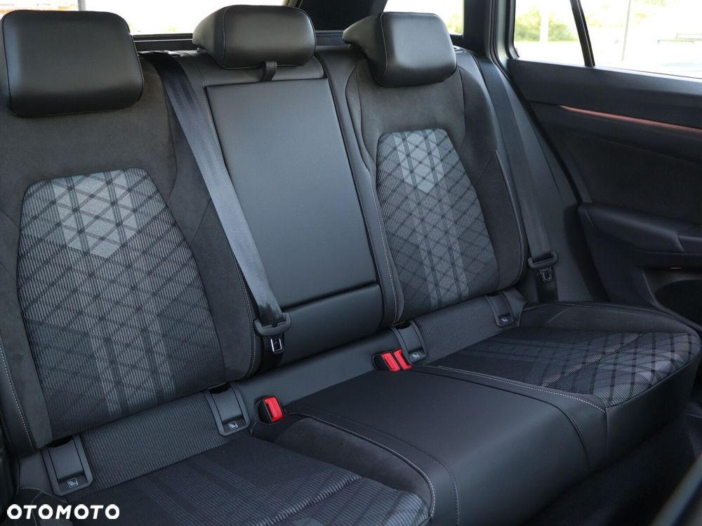 Volkswagen Golf - 14