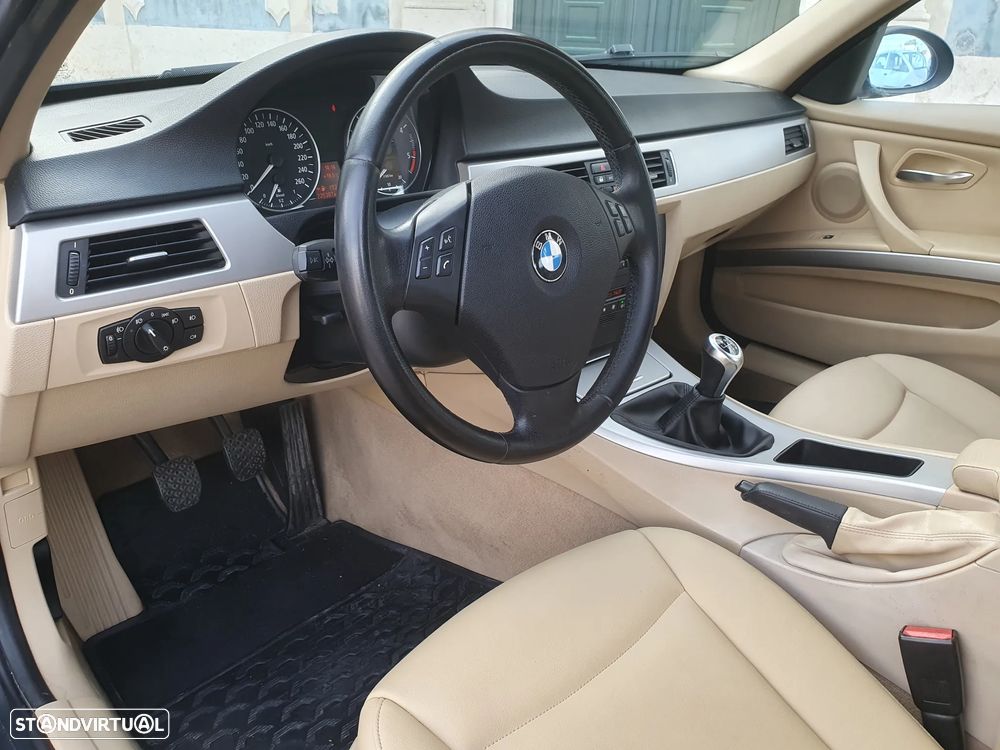 BMW 320 d Exclusive - 17