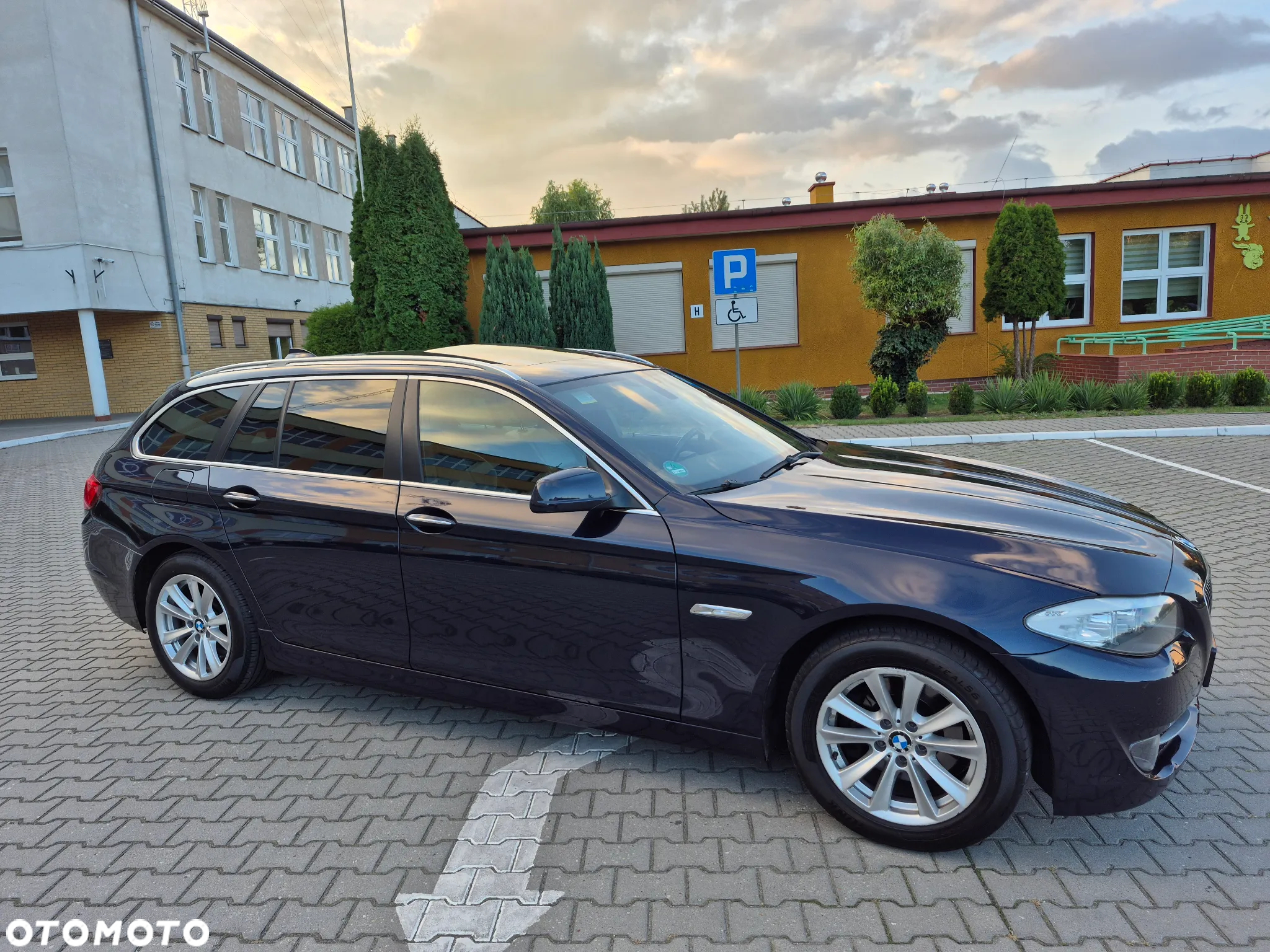 BMW Seria 5 520d Touring - 14
