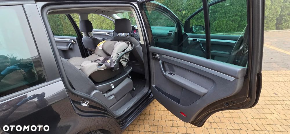 Volkswagen Touran 2.0 TDI DPF Highline - 10