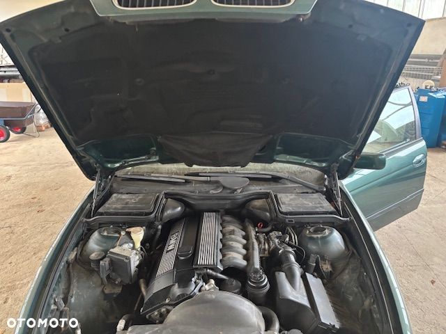 BMW Seria 5 520i - 10