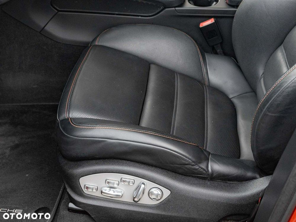 Porsche Macan T - 13