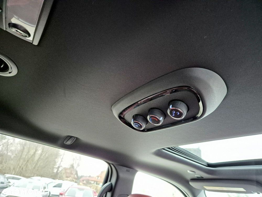 Dodge Durango 6.4 SRT - 37