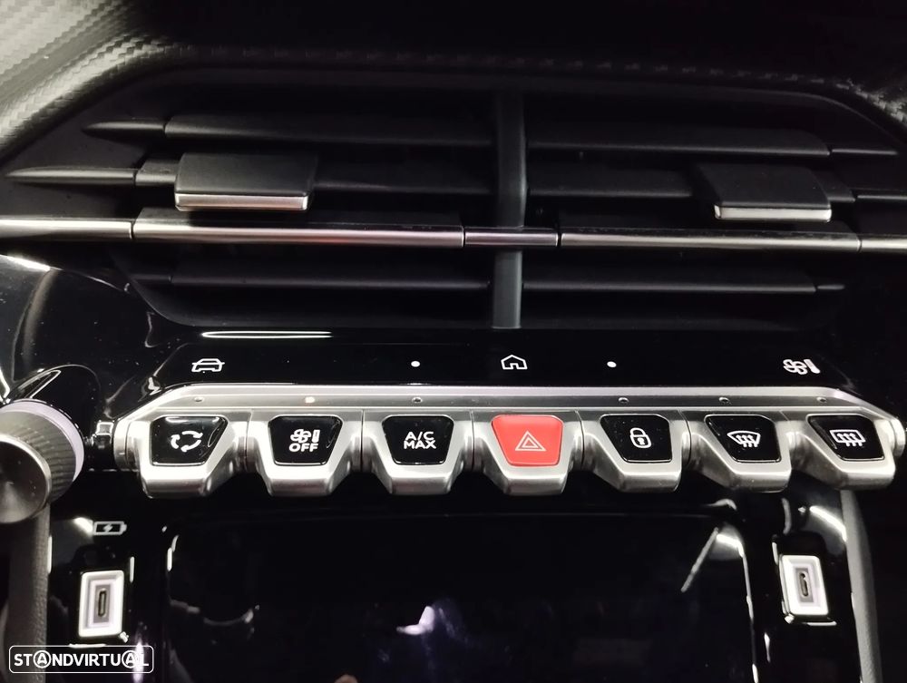 Peugeot 2008 1.2 PureTech Allure - 37