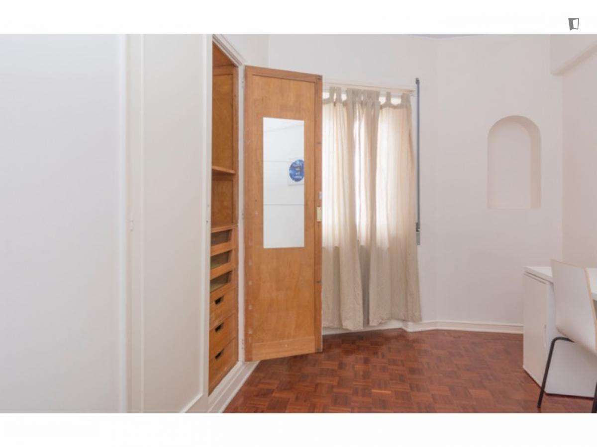 Quarto - localizado em Lapa Lisbon - Grande imagem: 3/17