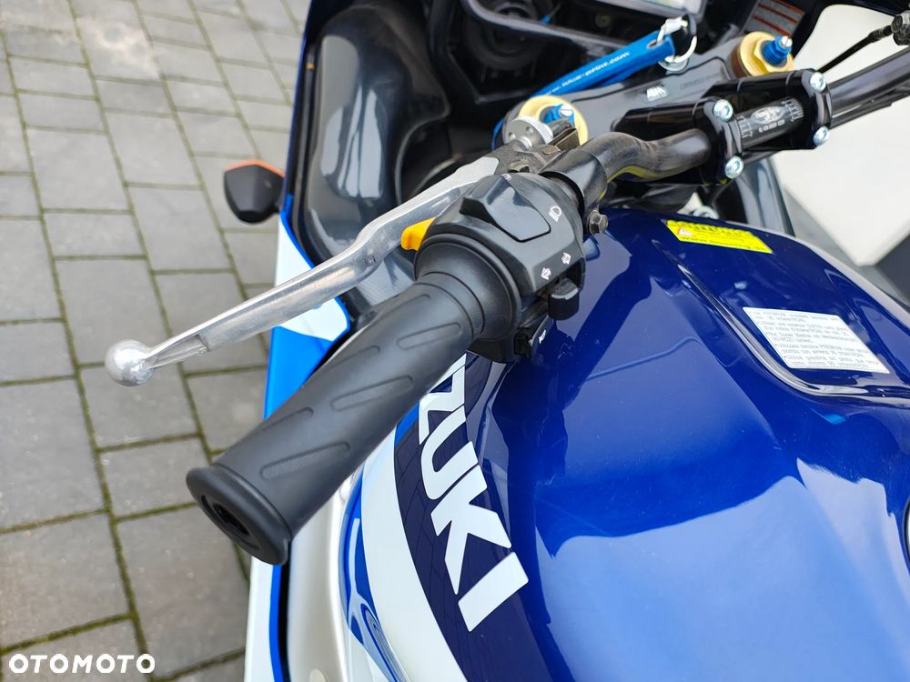 Suzuki GSX 1000 - 23