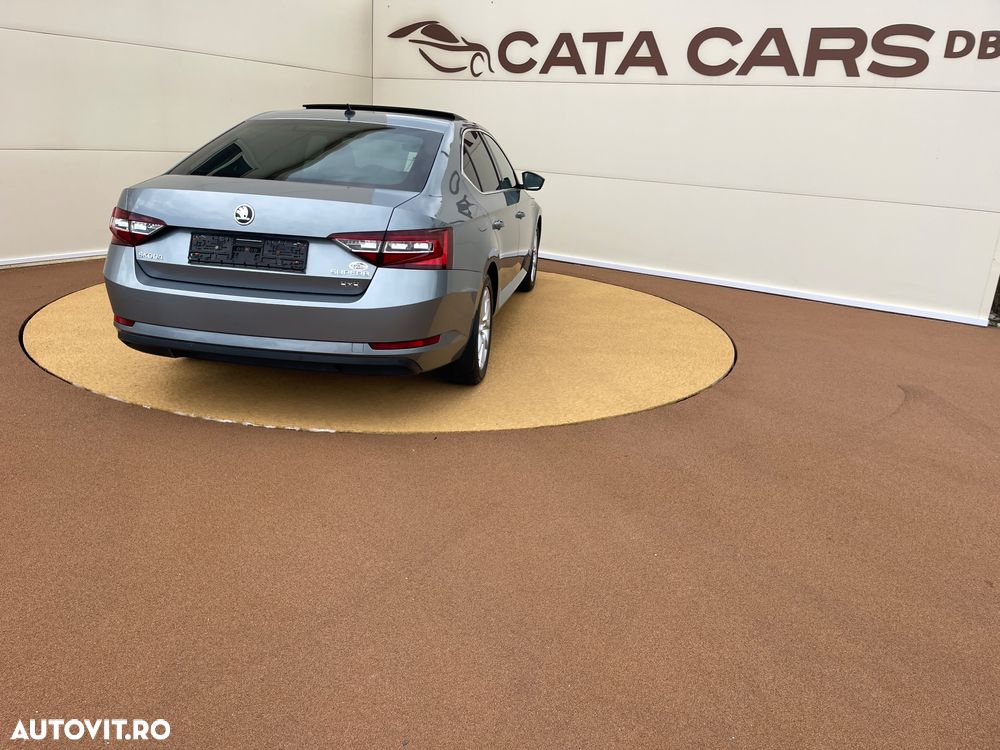 Skoda Superb 2.0 TDI 4X4 DSG Style - 12